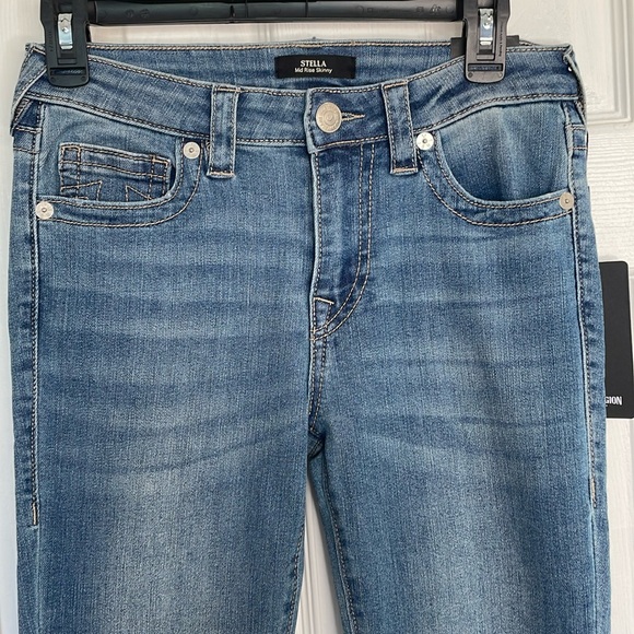 True Religion Denim - TRUE RELIGION STELLA MID RISE SKINNY MEDIUM WASH BLUE DENIM JEANS SIZE 27